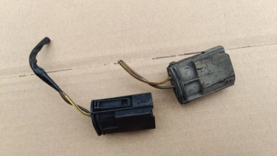 2 x BMW E39 Z3 FRONT FOG LIGHT CONNECTOR SOCKET PLUG PIGTAIL WIRE HARNESS SOCKET - image 1 of 3