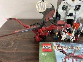 LEGO skeleton&rsquo;s castle 7093 with manual & minifigures 