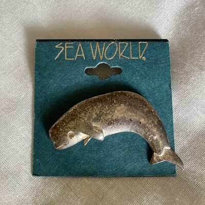 Vintage Sea World Wal Pin Bage