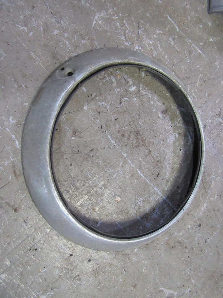 Chevrolet Styleline Fleetline 1949-52 faro delantero moldura exterior anillo Foto 2 de 3