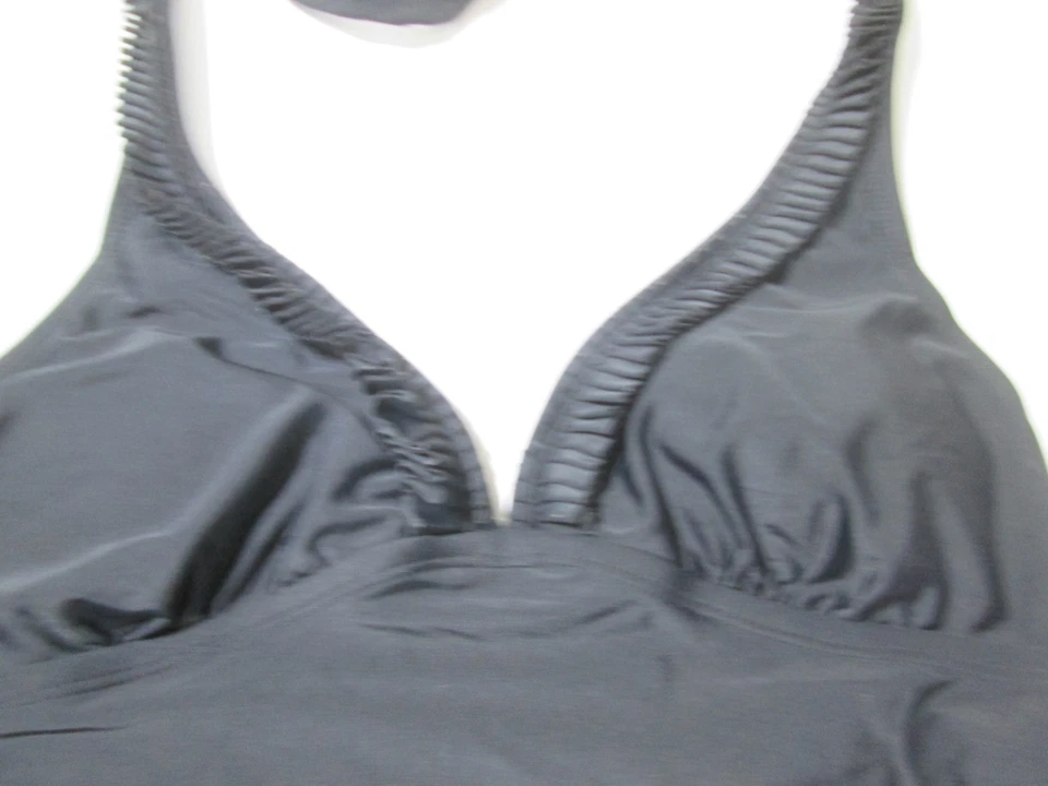 Traje de baño Converse para mujer talla M de una pieza negro forrado inalámbrico halter con volantes Foto 4 de 4