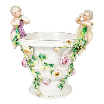 Deutsche Porzellan Korbgeflecht Vase 19. Jahrhundert mit Rosengirlanden und Putten
