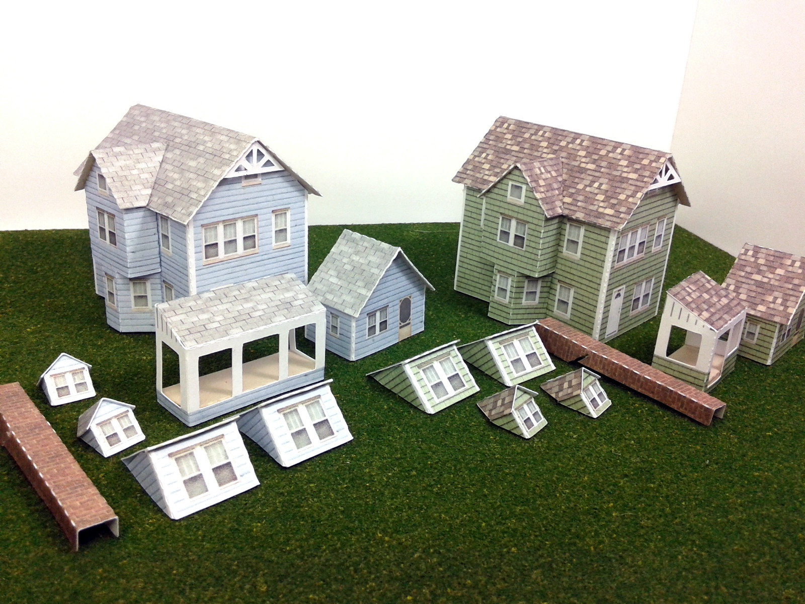 N Scale Buildings Houses (2) - Cardstock Model Kit GWN2