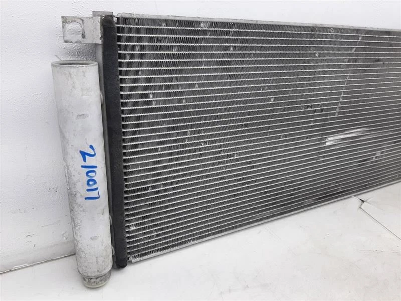 Condensador CA mercado dos EUA 15-16 Chevrolet Trax 95321793 - Imagem 3 de 4