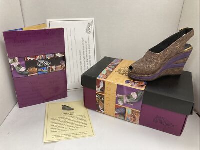 GOLDEN LEAF Just The Right Shoe by Raine Willitts 25098 1999 Circa 1942 Wedge