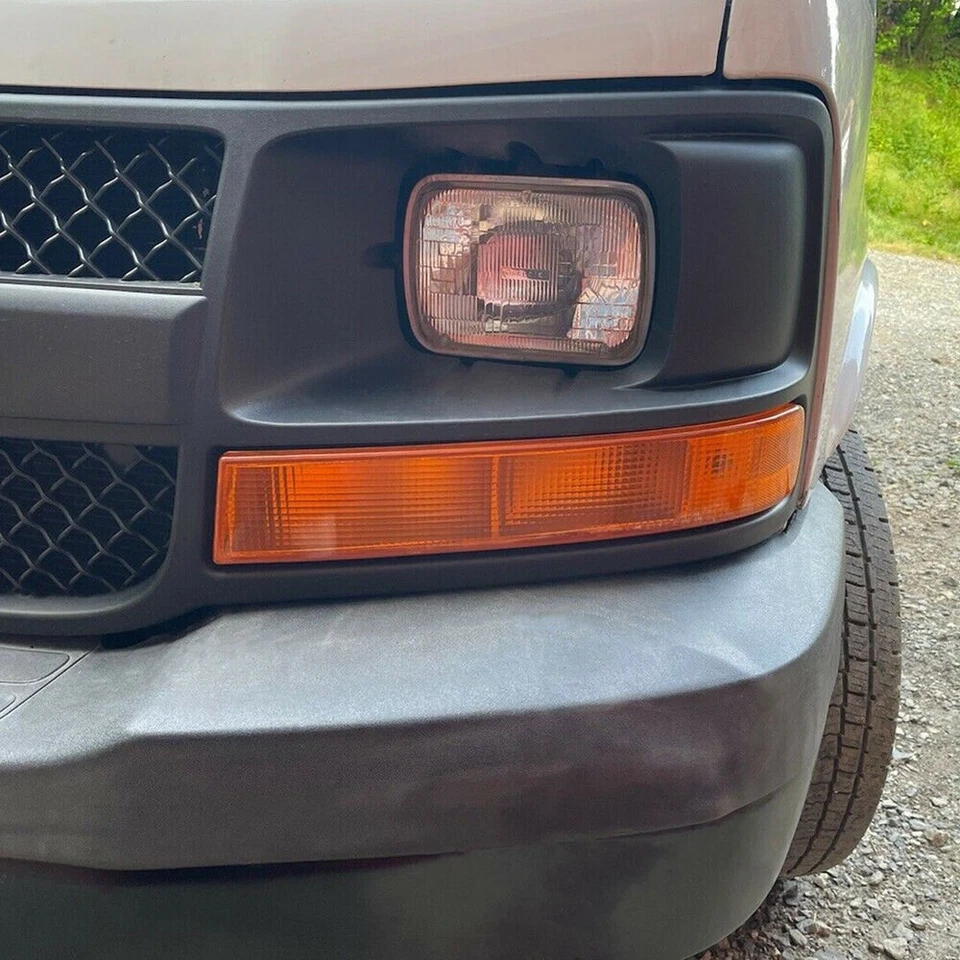 Luz de señal de giro de estacionamiento de esquina lateral izquierda para 03-22 GMC Express Savana Foto 2 de 4