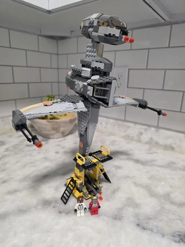 LEGO star wars B-Wing starfighter (6208) 99% complete with figs