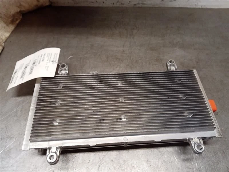 GM 24262765 Hybrid Rear Trunk Power Inverter from 2016 Cadillac ELR 10361592 - Image 2 of 4