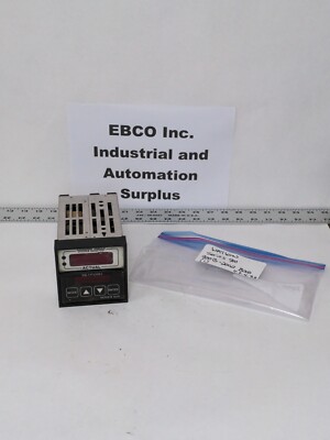 Watlow Series 900 900B-2002-B000 Temperature Controller