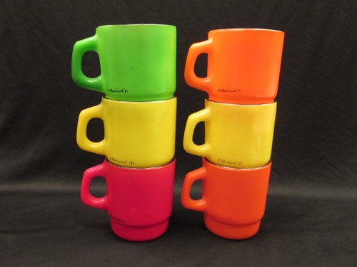 RARE Lot 6 BLACK FLOWER & FRUIT UTTERBACK ART MUGS Fire King Anchor Hocking HTF - Picture 4 of 11
