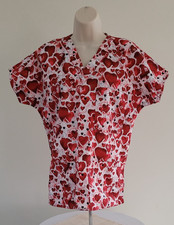 SCRUBS Women's Hearts/Love Scrub Top-V-neck, 3 pockets--Sz Small