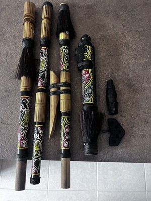 Seltenes komponierbares ethnisches Artefakt - Borneo Tribal Art - handdekoriert
