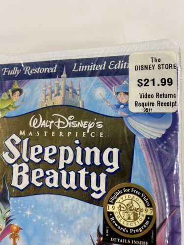 Walt Disney's Sleeping Beauty VHS Masterpiece Collection Clamshell Sealed - Picture 3 of 11