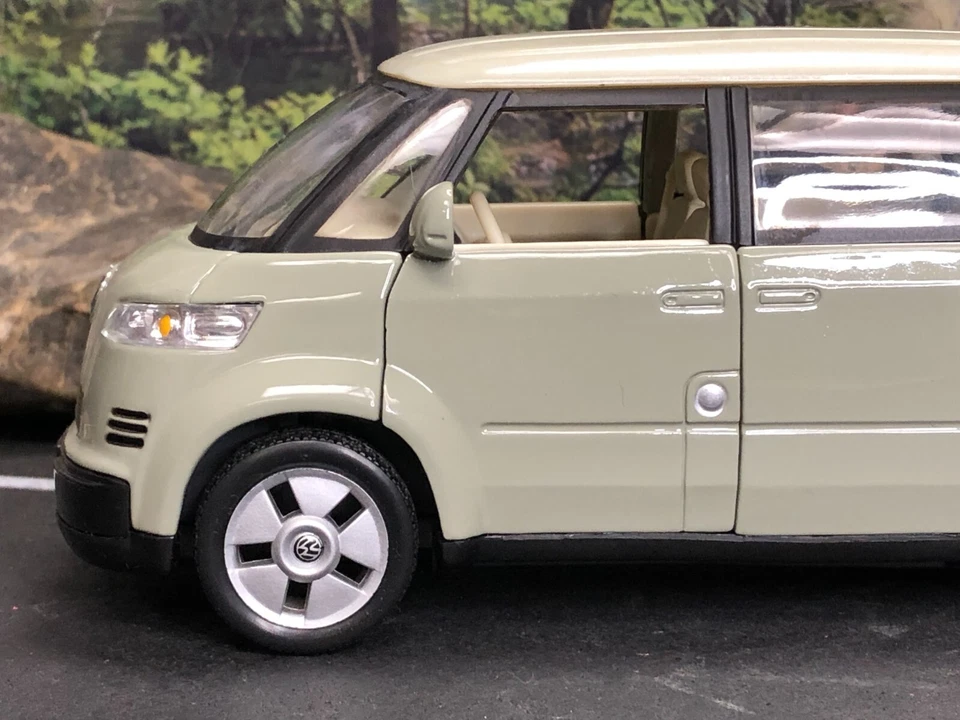 Coche diecast 1:24 Welly CAQUI 2001 VOLKSWAGEN MICROBUS Nº 2419 sin caja Foto 3 de 4