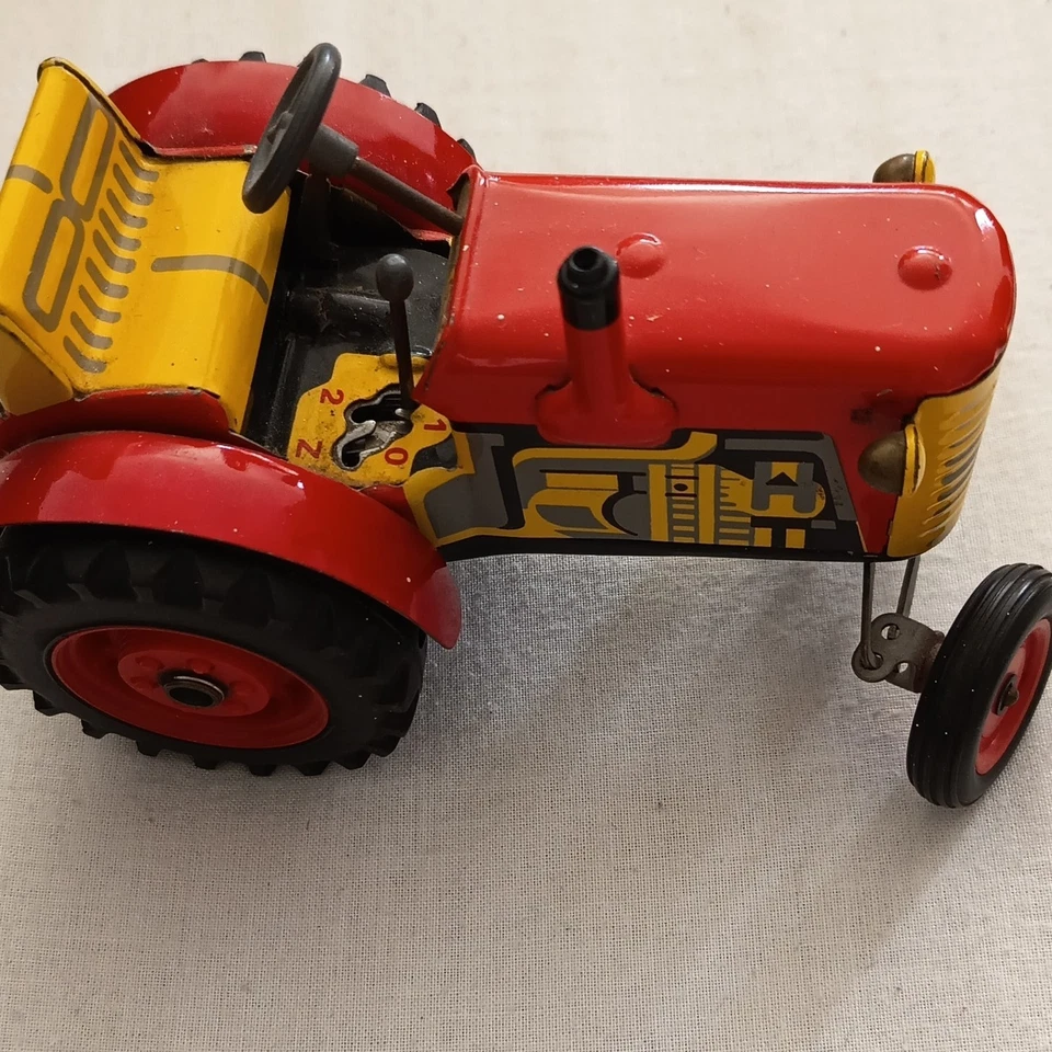 Blech Spielzeug Traktor rot und gelb mit Uhrwerk und Gummireifen - Bild 3 von 3