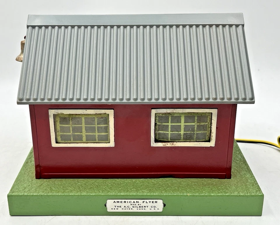 Gilbert American Flyer S Gauge #50 District School w/Gray Roof in Excellent Cond - Image 4 of 4