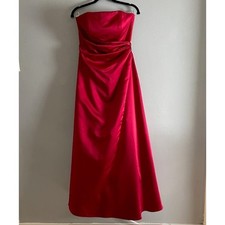 David's Bridal Red Satin Strapless Glamorous Size 6 Wedding Bridesmaid Prom Gala