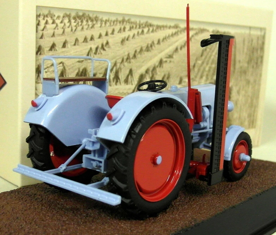 Atlas 1/32 Eicher Tiger - 1959 Tractor Plastic Scale model Tractor 011 - Image 2 of 3