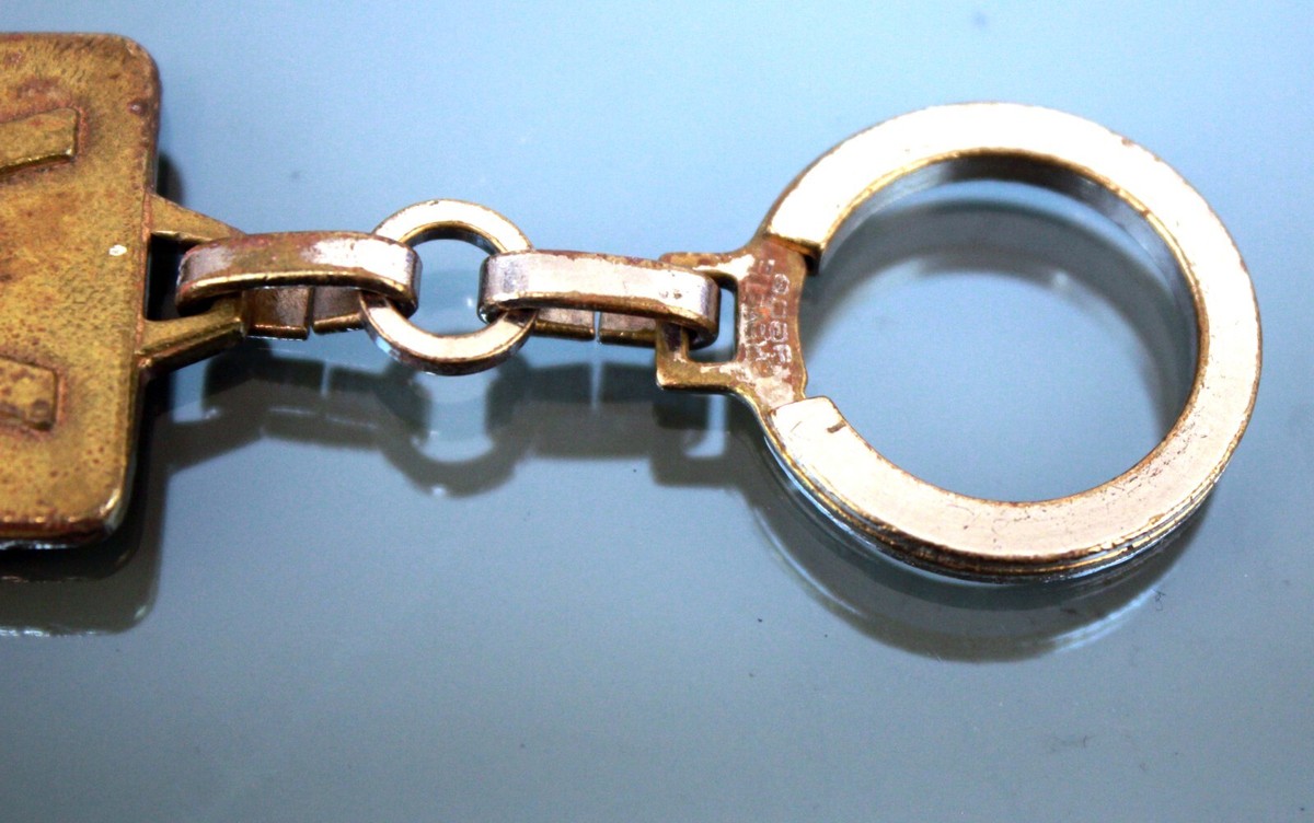 LOUIS VUITTON Malletier Depuis 1854 Key Chain Key