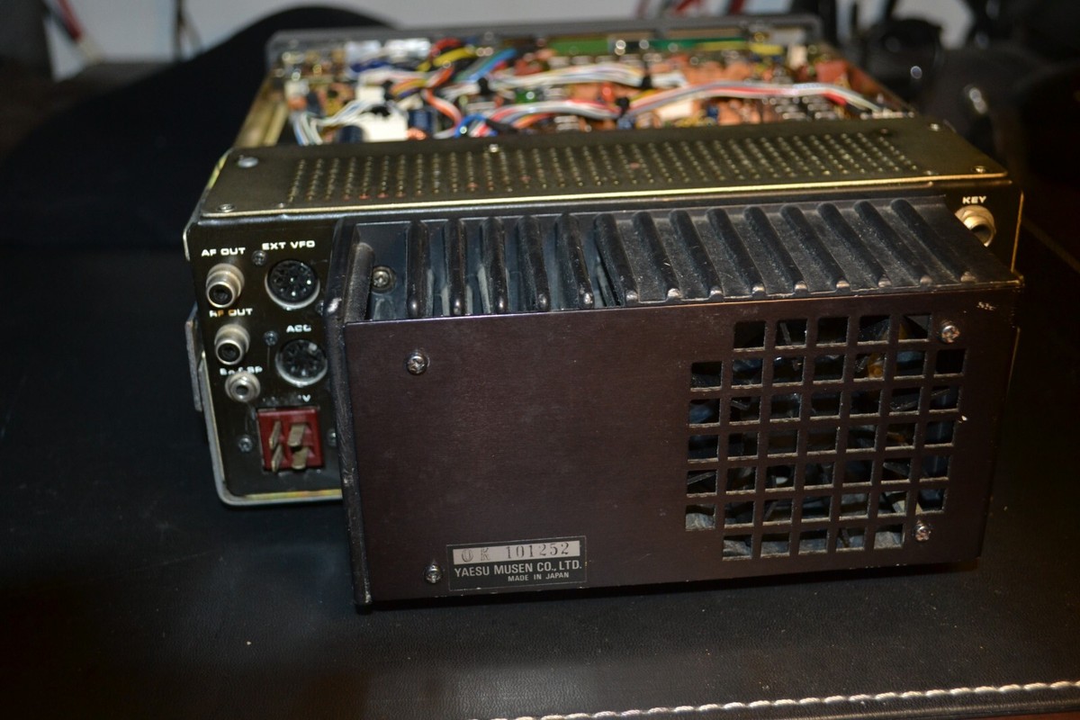 Yaesu FT-707 HF Transceiver | Ham Radio Transceiver