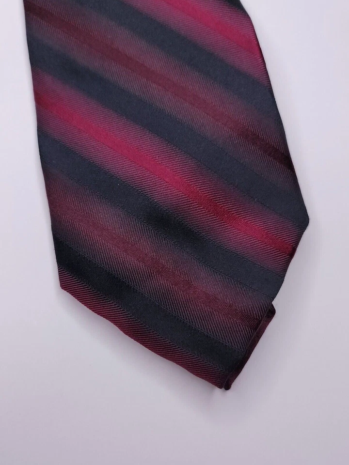 Corbata formal Express para hombre 60"Lx3,5"W borgoña/negro Foto 2 de 4