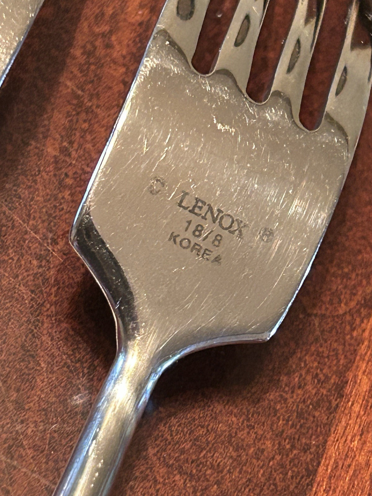 Vintage 16 piece Lenox 18/8 Ivory Flatware Set Korea: Solid, Sturdy, Family Of 4