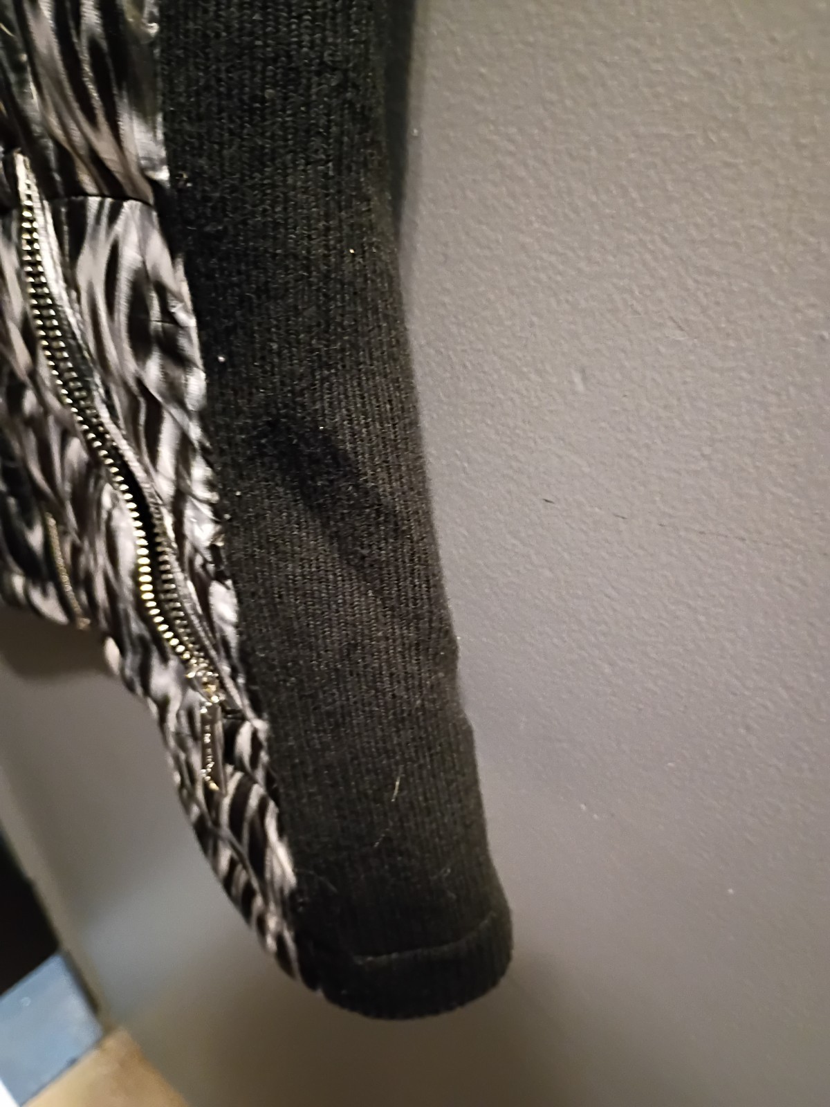 Calvin Klein Performance Women's Leopard Print Puffer Vest Size XS thumbnail 3