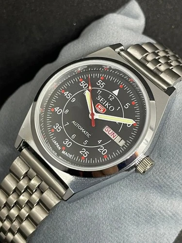 Vintage Refurbished Seiko 5 Automatic Day/Date Japan Made Men's Wrist Watch