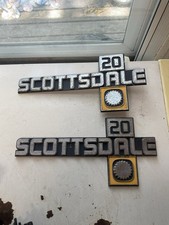 2x Front Fender Scottsdale 20 Emblem Set 1981...