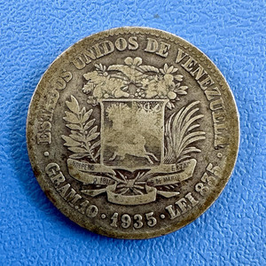 1935 Venezuela 2 Bolivares Silver Coin Simon Bolivar .835 Fine Circulated
