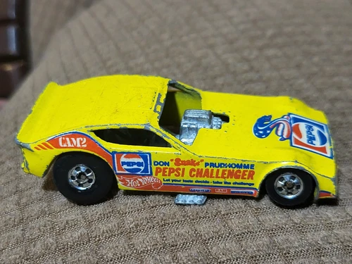 Vintage 1977 Hot Wheels Pepsi Challenger Yellow Funny Car - Base C125B
