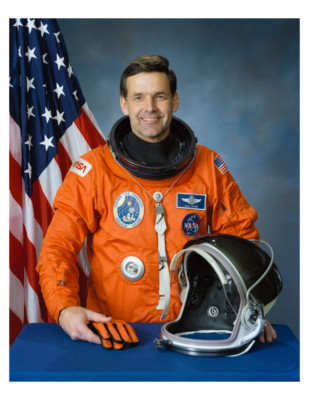1989 NASA Astronaut Ronald Grabe 8x10 Portrait Photo On 8.5'' x 11''