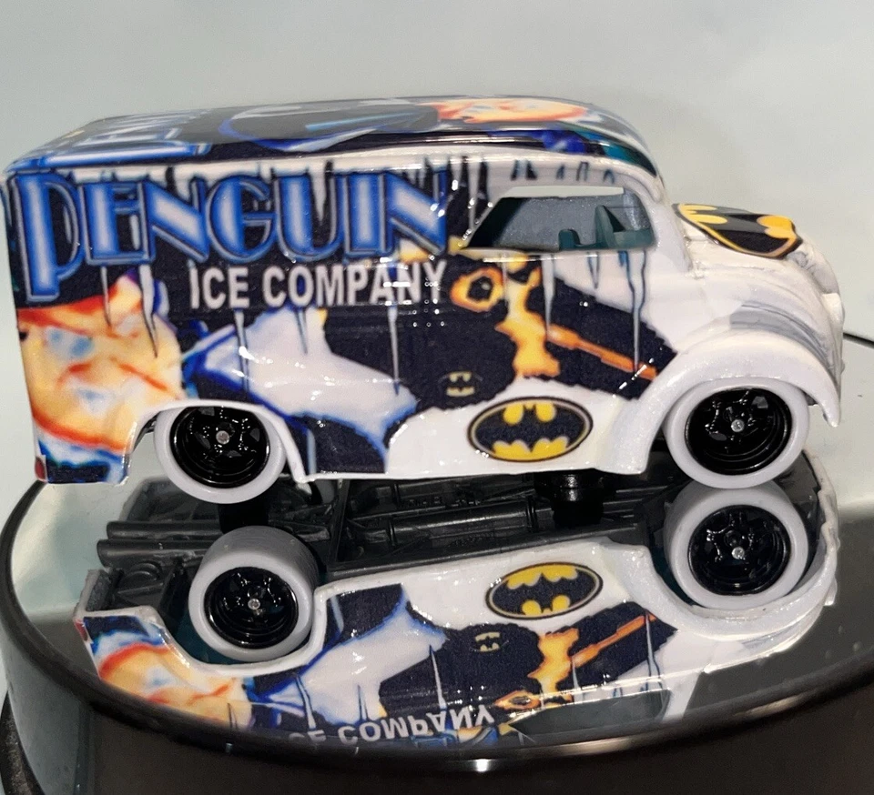 Hot Wheels Dairy Delivery "A medida" The Penguin & Batman Real Riders Foto 2 de 4