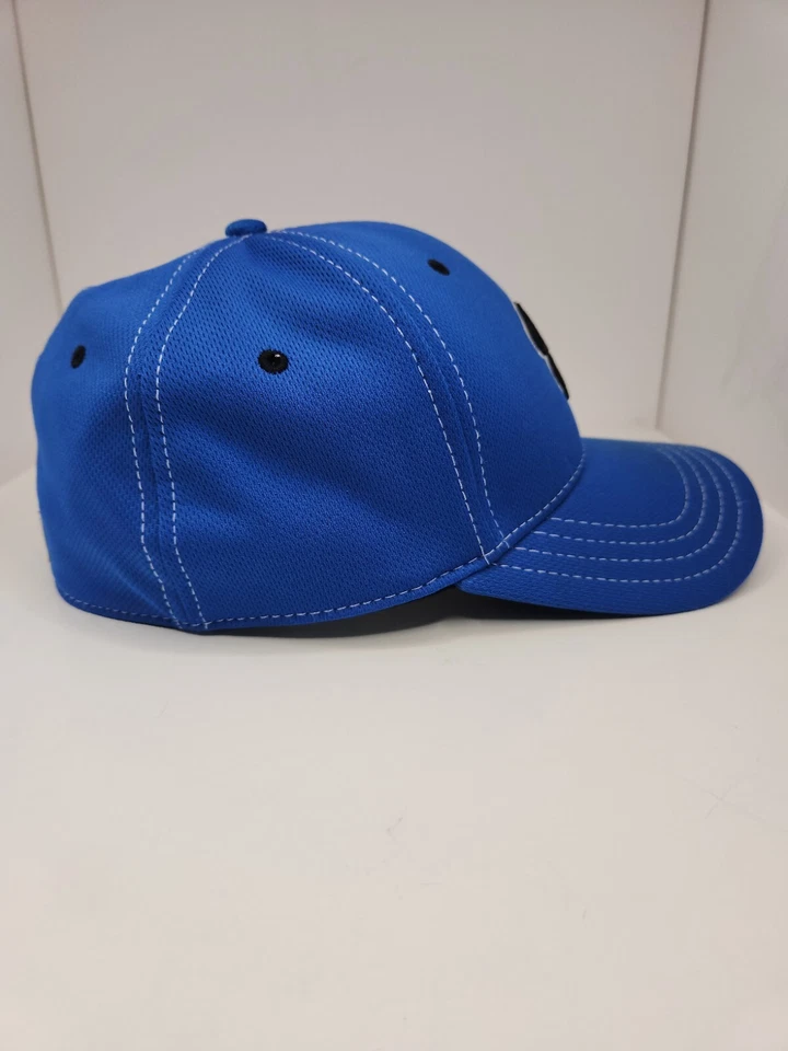 Gorra de golf premium de trébol negro para hombre ajustada rendimiento gorra de béisbol logotipo mediano  Foto 3 de 4