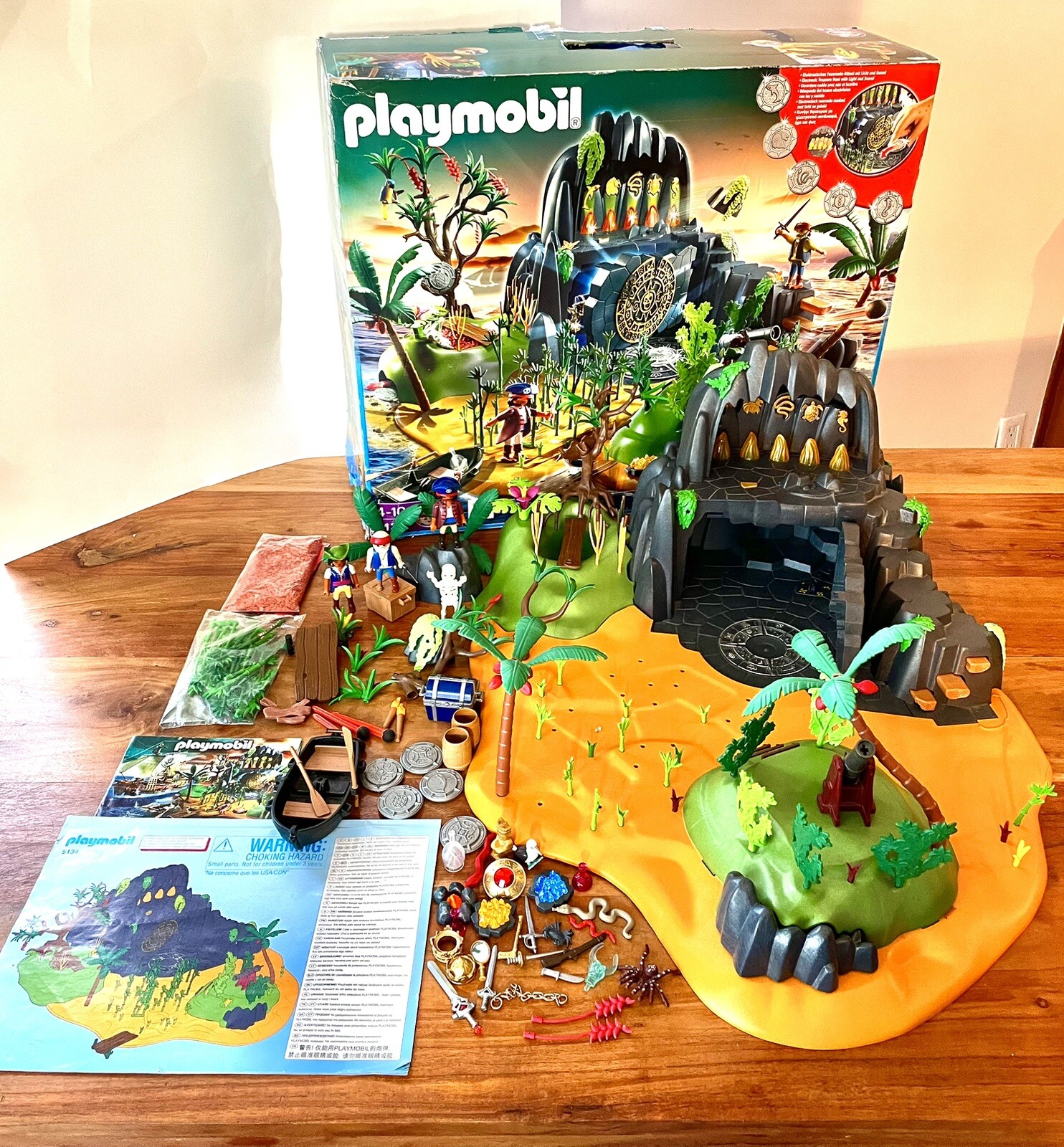 Playmobil 5134 Adventure Pirate Treasure Island. 95 Complet with Box