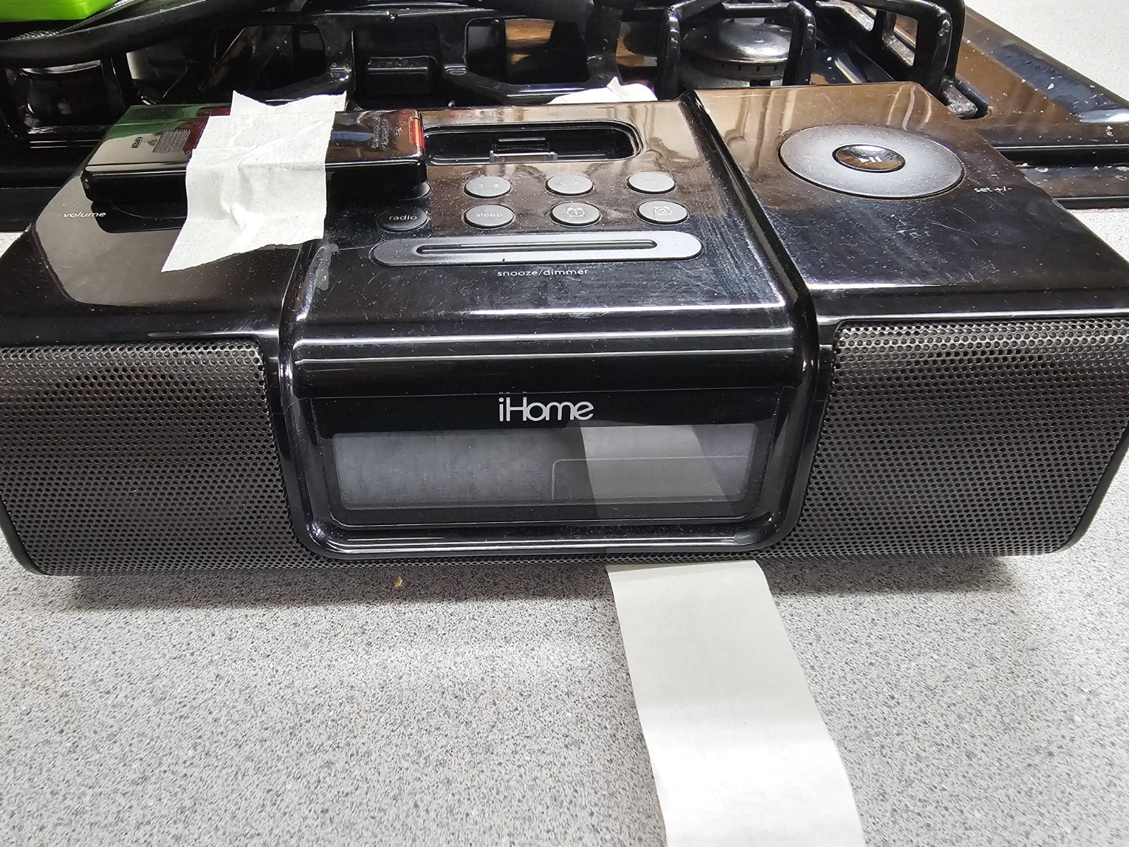Apple iHome Dual Alarm Clock/ Radio/ iPod Speaker iH9/w remote *batt not includ*
