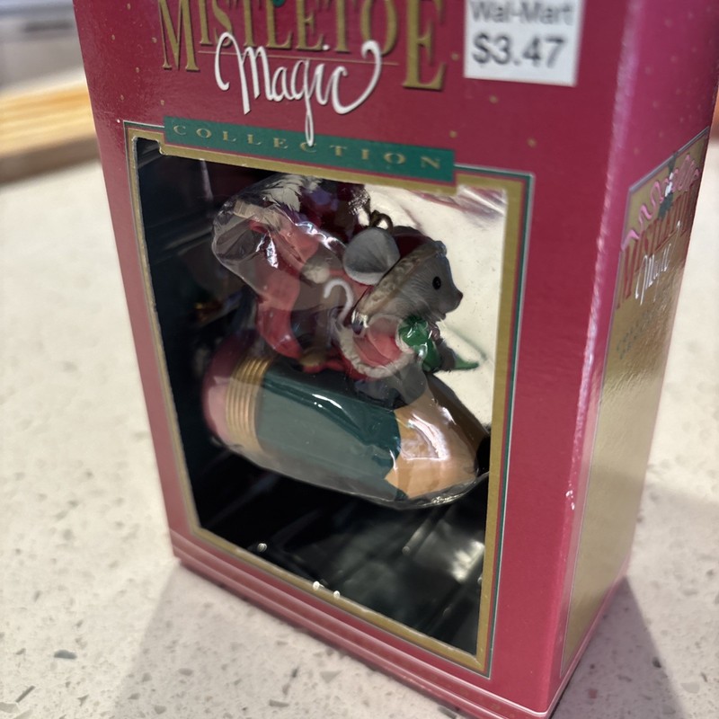 Vintage Lustre Fame Merry Christmas Teacher Mouse Ornament Mistletoe S2