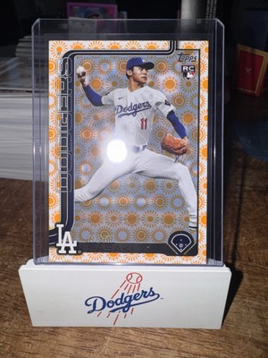 2025 Topps Series 2 Roki Sasaki #558 Sun Holiday Foil RC Dodgers