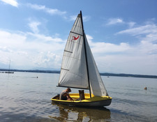 Segelboot / Jolle  &bdquo;Kolibri&ldquo; von Atlanta Werft mit Slipwagen