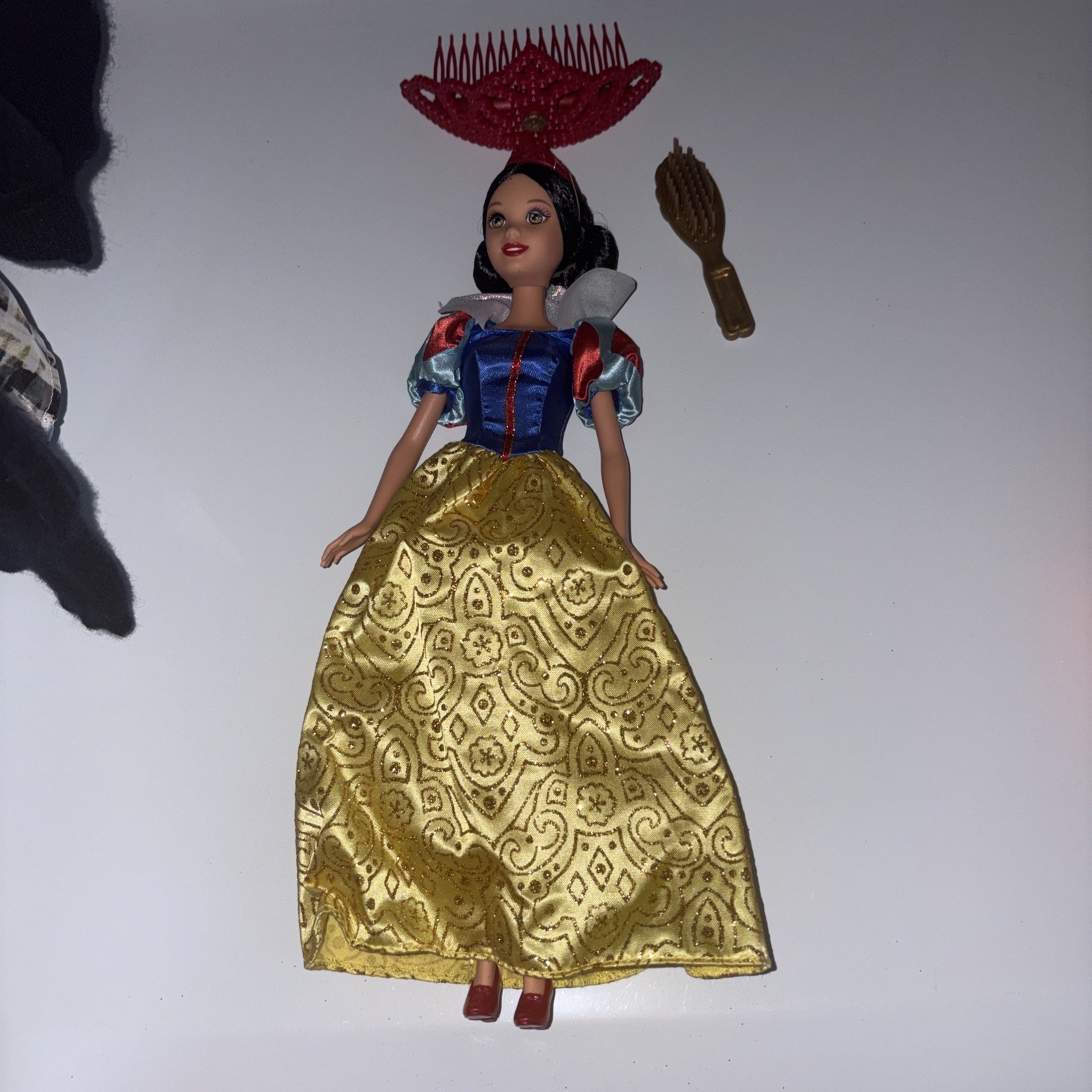 Barbie Doll Disney Princess Snow White Dress with Tiara and brush NEW No box
