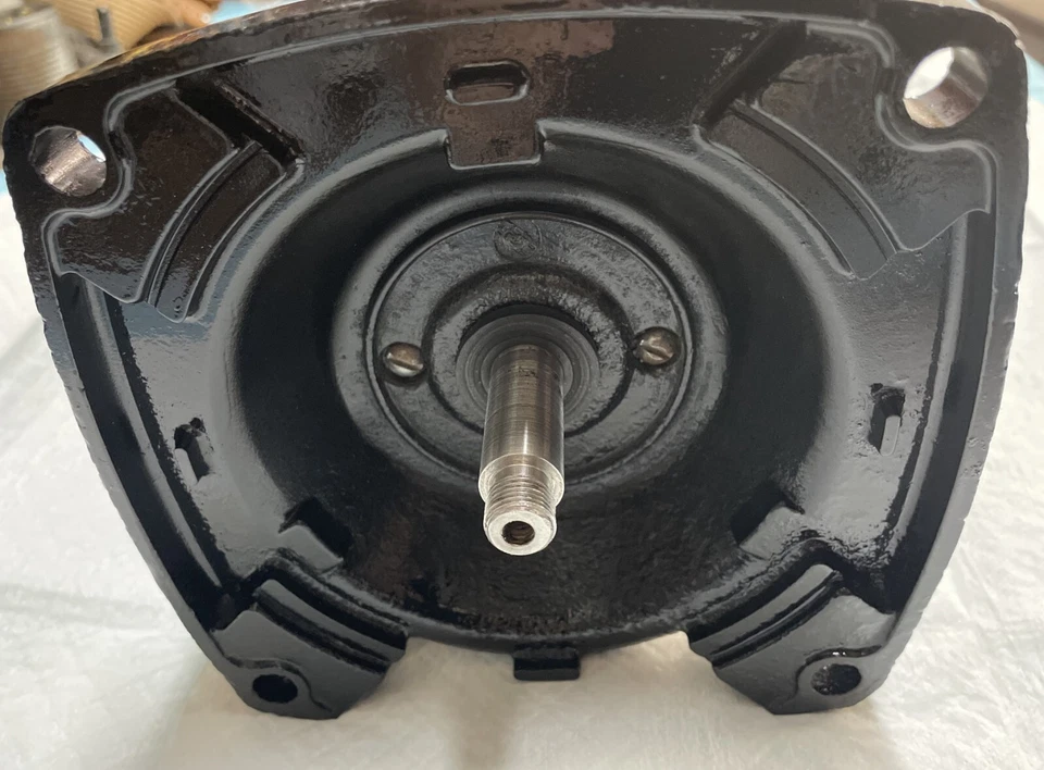 A O Smith 2 Speed Spa pool  Pump 48Y Frame 1  1 /2 - 1/4 HP 230V C48L2P104. - Image 3 of 4