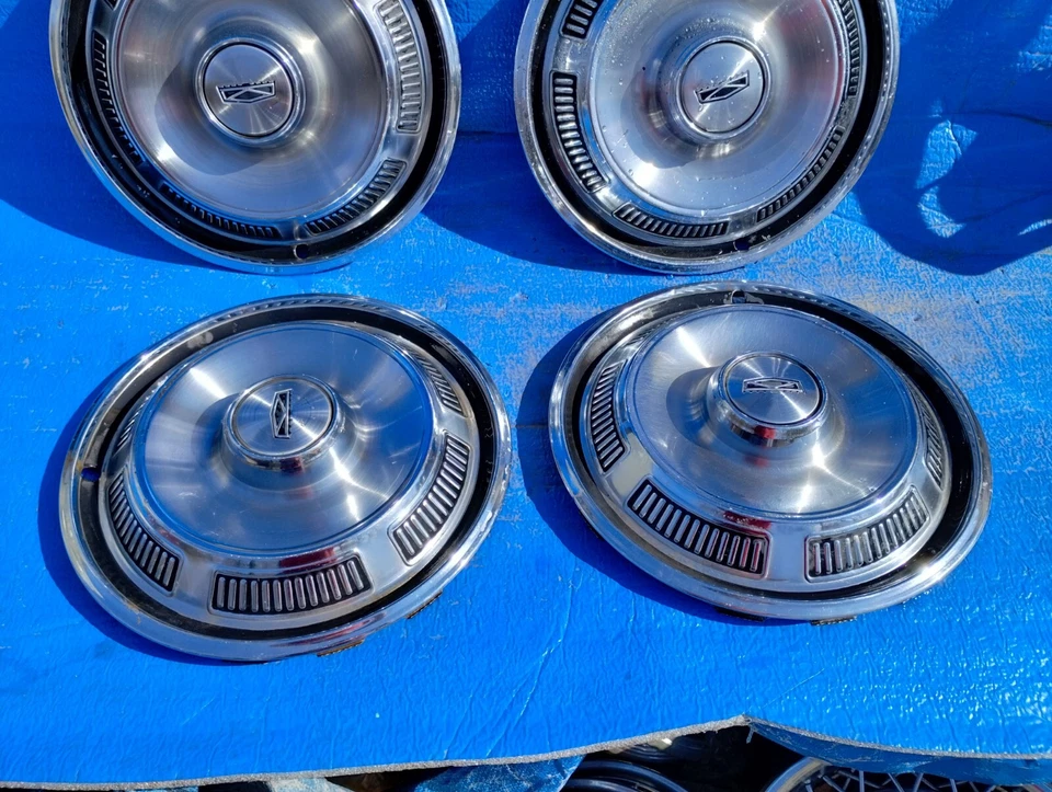 Juego de cubiertas de rueda tapacubos Ford Fairlane Falcon Torino 1969 a 1971 de 14 pulgadas Foto 3 de 4