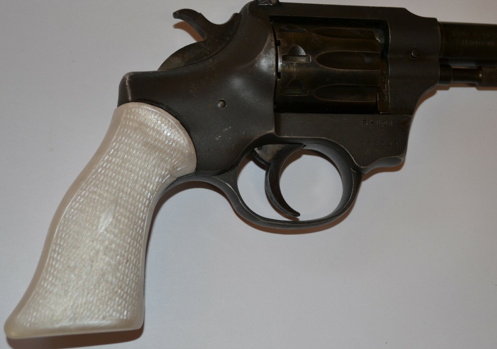 Sentinel R103 Revolver High Standard Sentinel R-100, 101, 102, 103, 105 pistol grip pearl ...