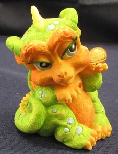 VINTAGE FANTASY BABY DRAGON FIGURE HOLDING CRYSTAL ORB 1989 BOWEN RESIN USA