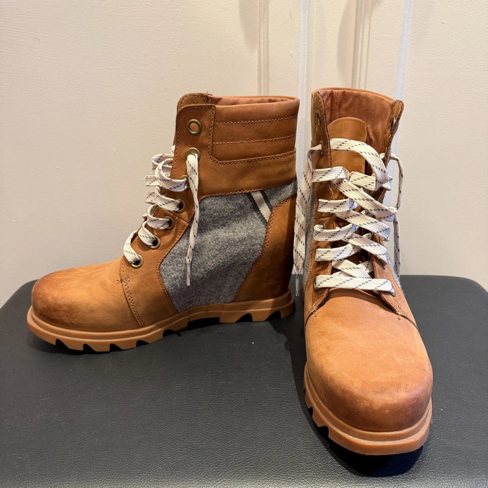 Sorel Joan of Arctic Wedge III Lexie Brown Boots NL4362-243 Women's Size 9 US