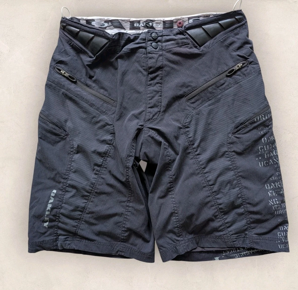 Preços baixos em Bermuda Cargo Oakley para Homens | eBay