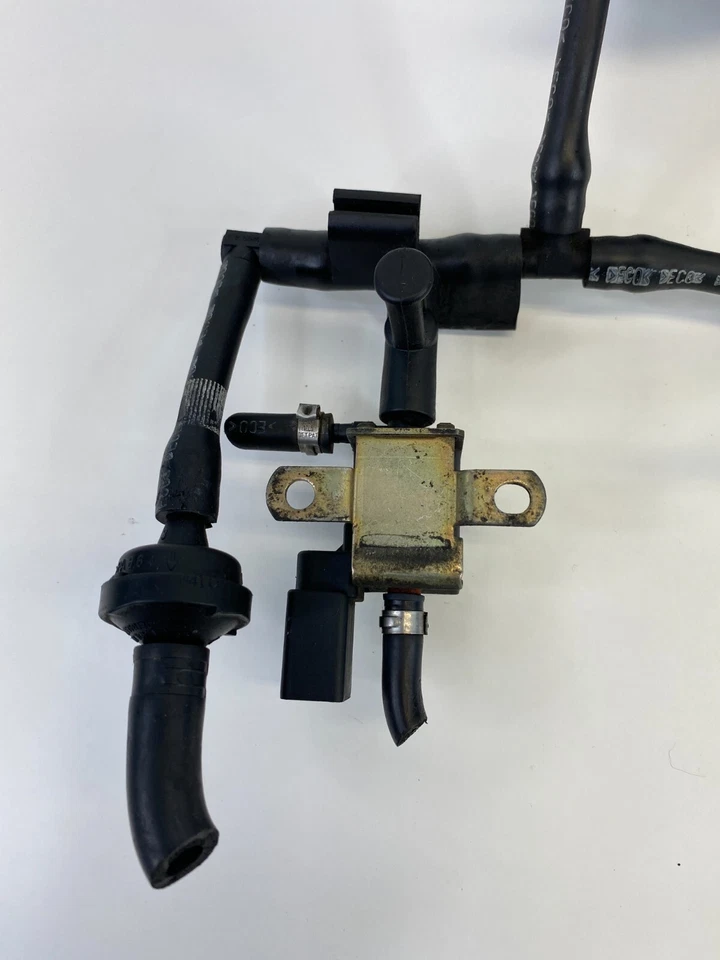 1998-2006 VW Volkswagen Beetle Vacuum Tank Valve Sensor 06A-131-541 OEM Foto 3 de 4