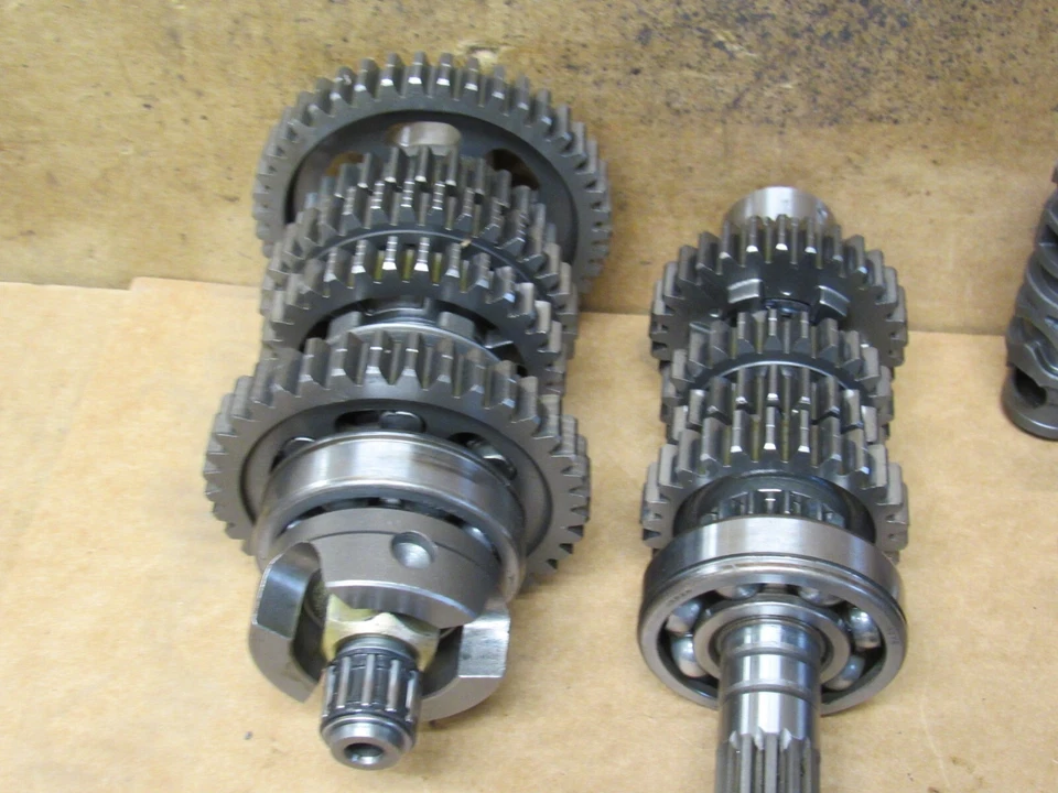 Коробка передач 1998 Kawasaki Concours 1000 ZG1000 малый пробег - Изображение 2 из 4