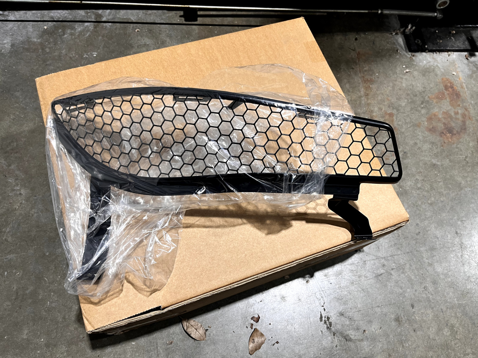 MCLAREN LH UPPER REAR GRILLE, PART NUMBER: 14AC403CP