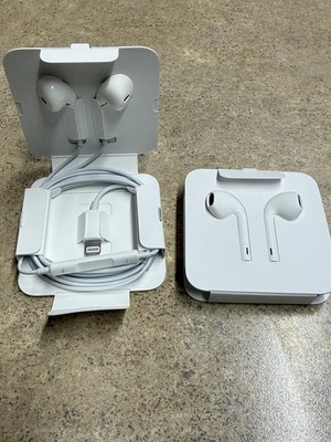 Apple iPhone Lightning Wired Earpods iPhone 7 8 X 11-14 And SE Earbuds (2 Pack)